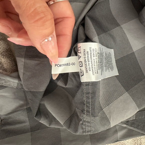 Travis Mathew Button Down Shirt Men's Gray plaid Long Sleeve performance stretch - Picture 6 of 6